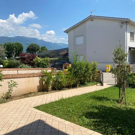 Romantica Le Fate Con Vista Sulle Montagne Vicino A Bassano Del Grappa * Romano D'Ezzelino